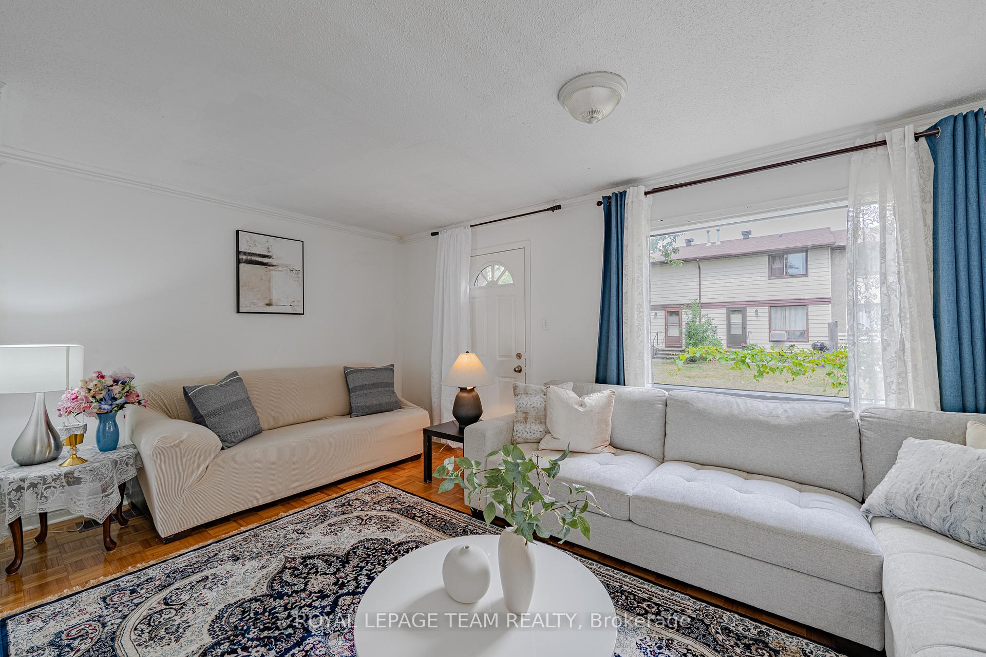 Photo 8 of 1461 Murdock Gate, Ottawa, Cyrville — HOMEH