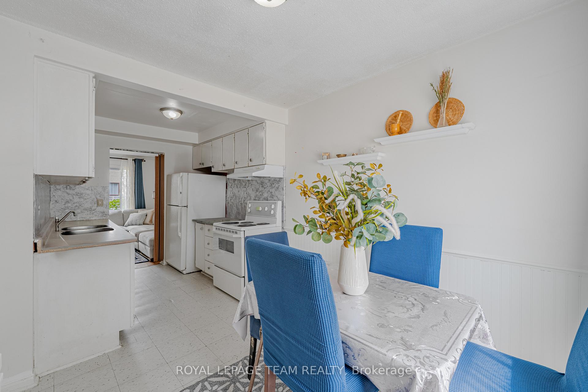 Photo 9 of 1461 Murdock Gate, Ottawa, Cyrville — HOMEH
