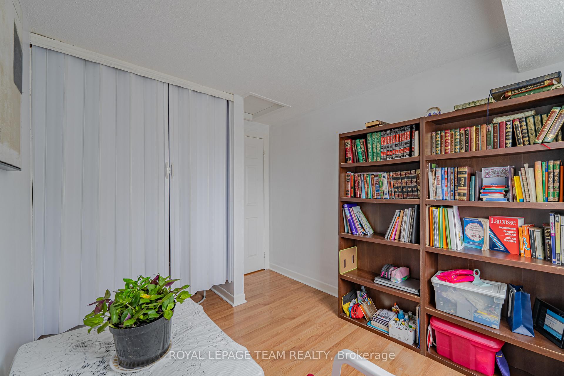Photo 18 of 1461 Murdock Gate, Ottawa, Cyrville — HOMEH