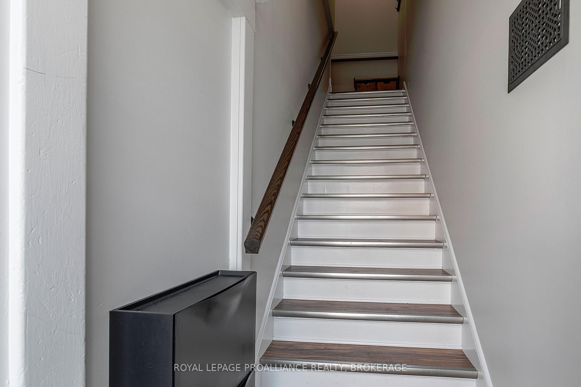 Photo 2 of 163 King Street E, Gananoque — HOMEH