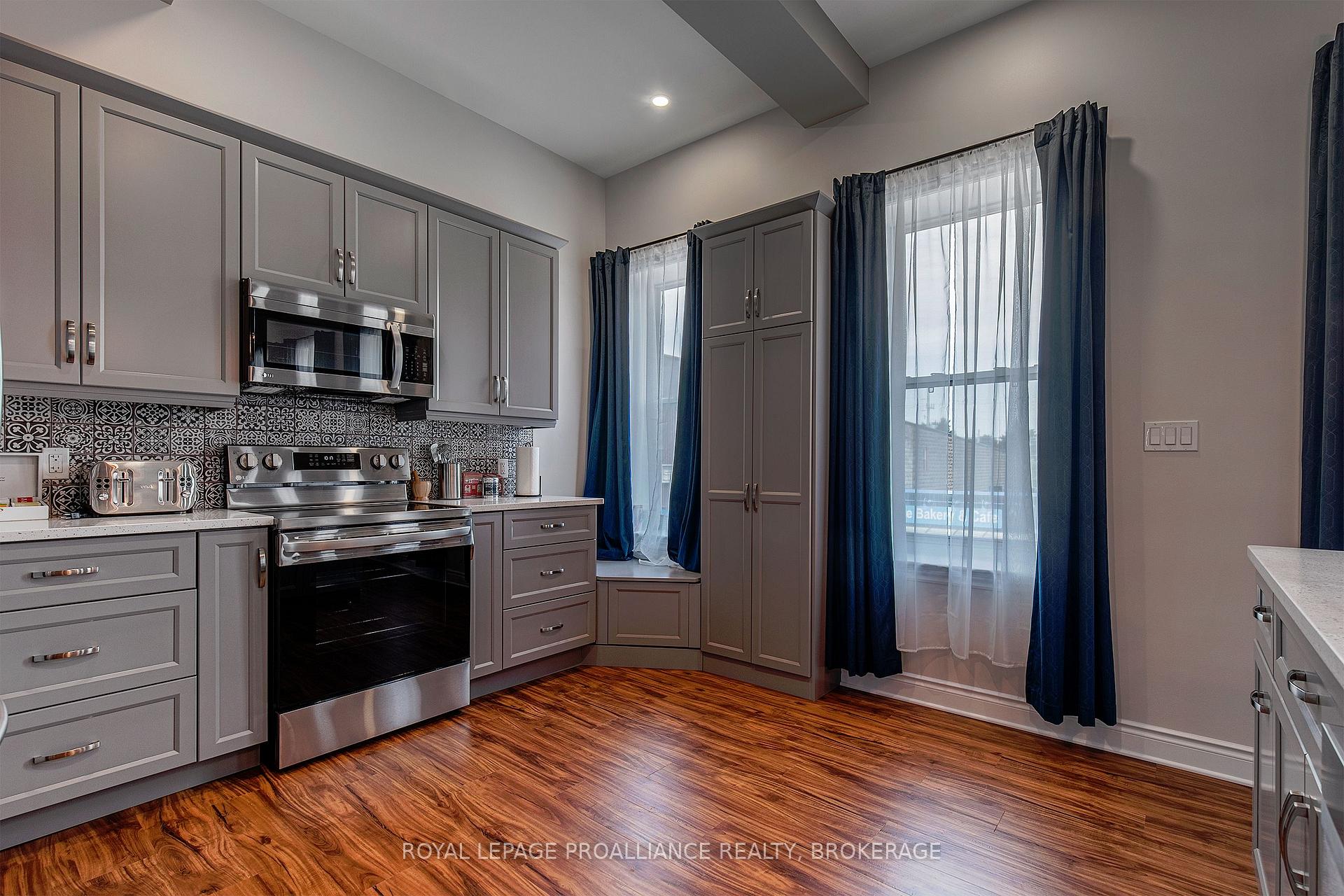 Photo 5 of 163 King Street E, Gananoque — HOMEH