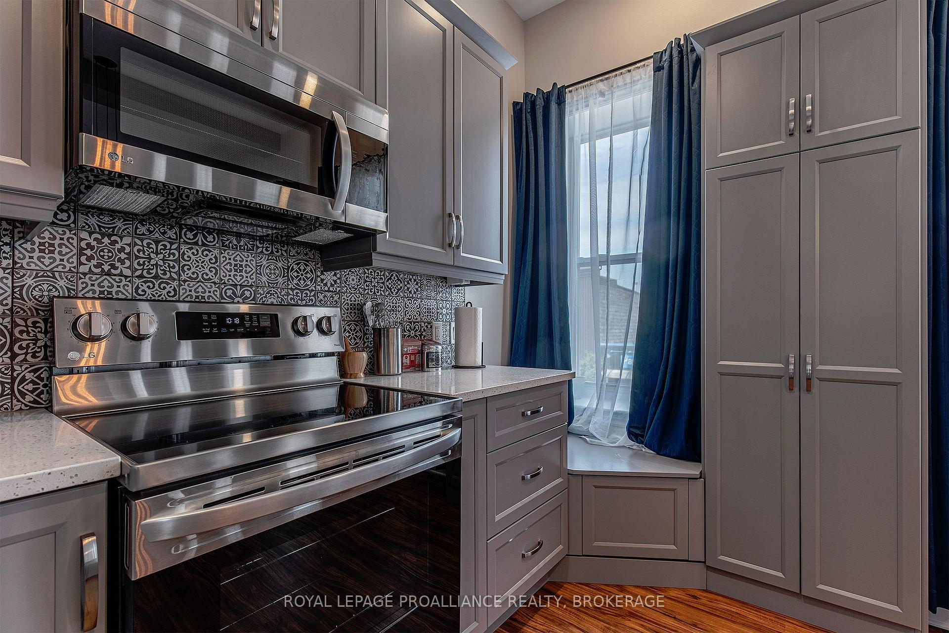 Photo 10 of 163 King Street E, Gananoque — HOMEH