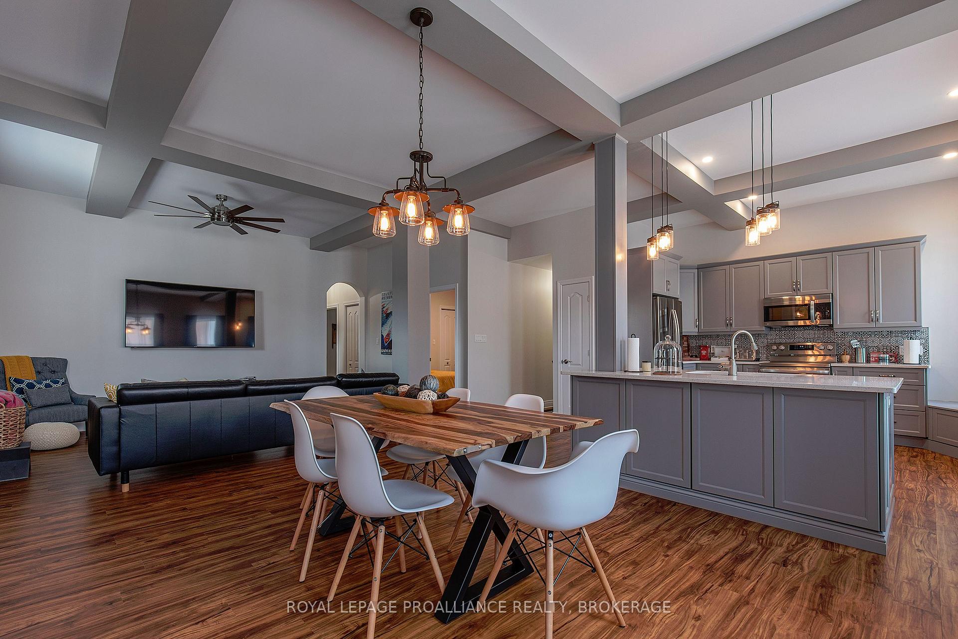Photo 17 of 163 King Street E, Gananoque — HOMEH