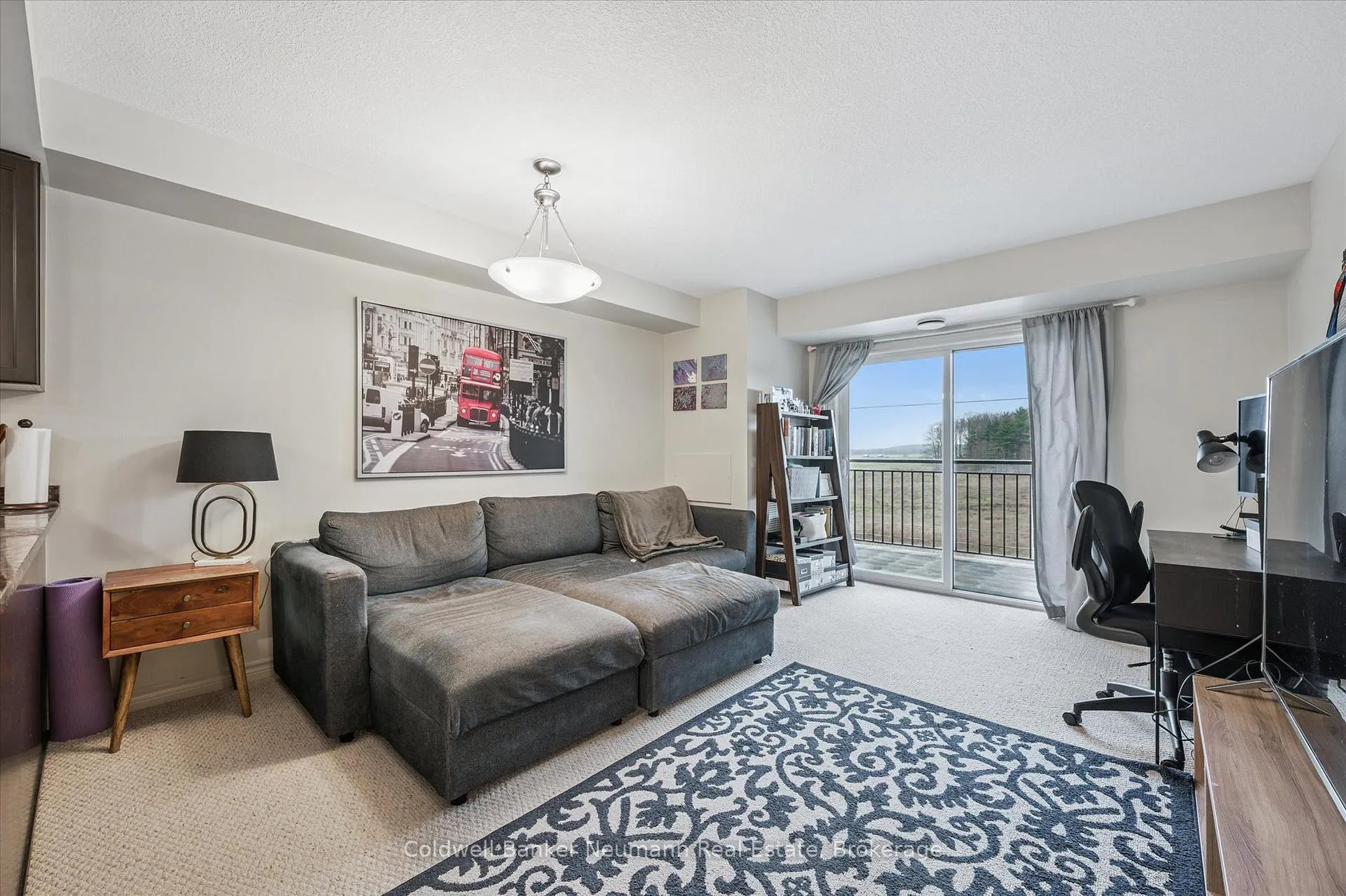 Front of Unit 406, 45 Kingsbury Square