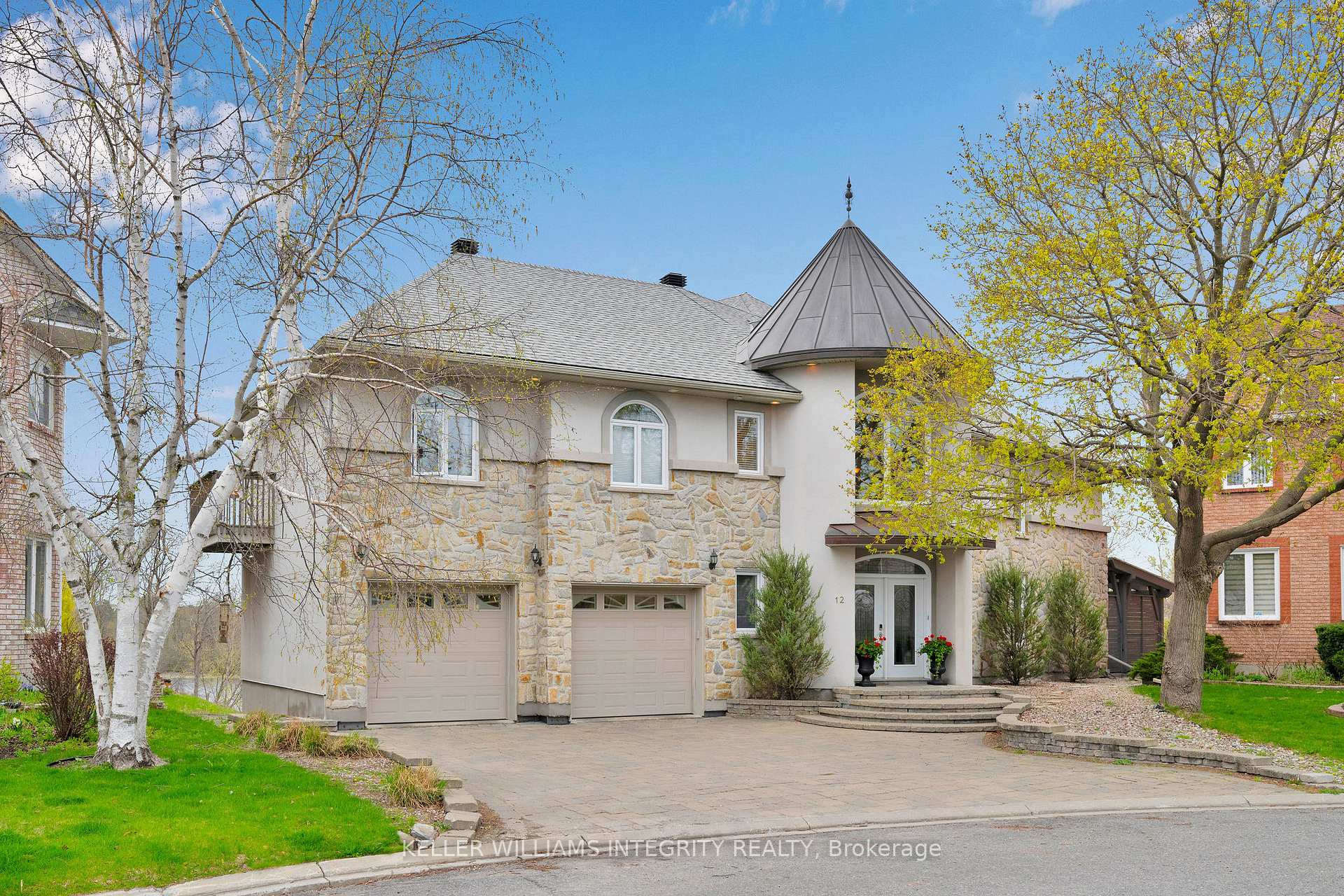 Front of 12 Rideau Shore Court