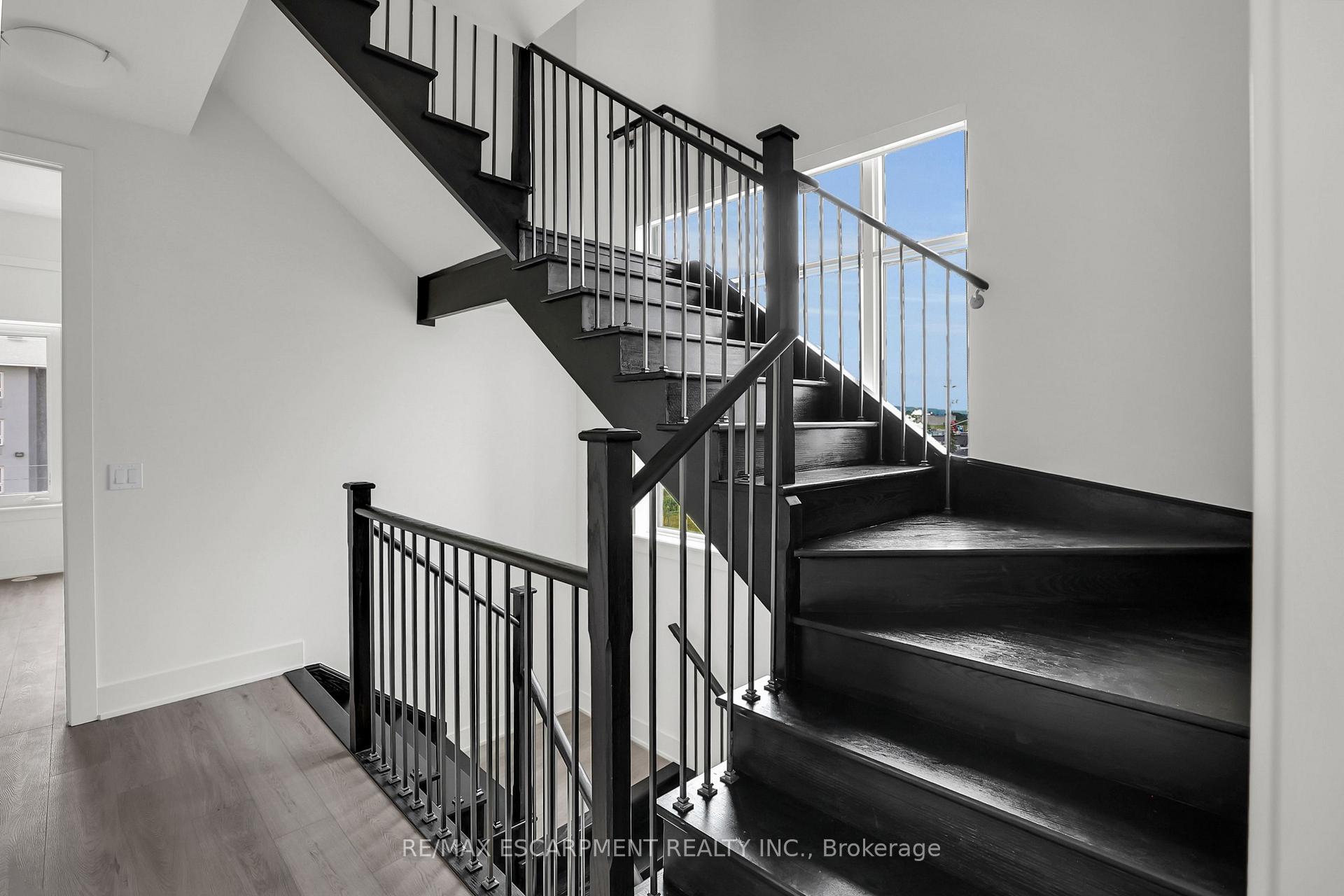 Photo 7 of 70 Windward Drive, Grimsby, Grimsby Beach — HOMEH