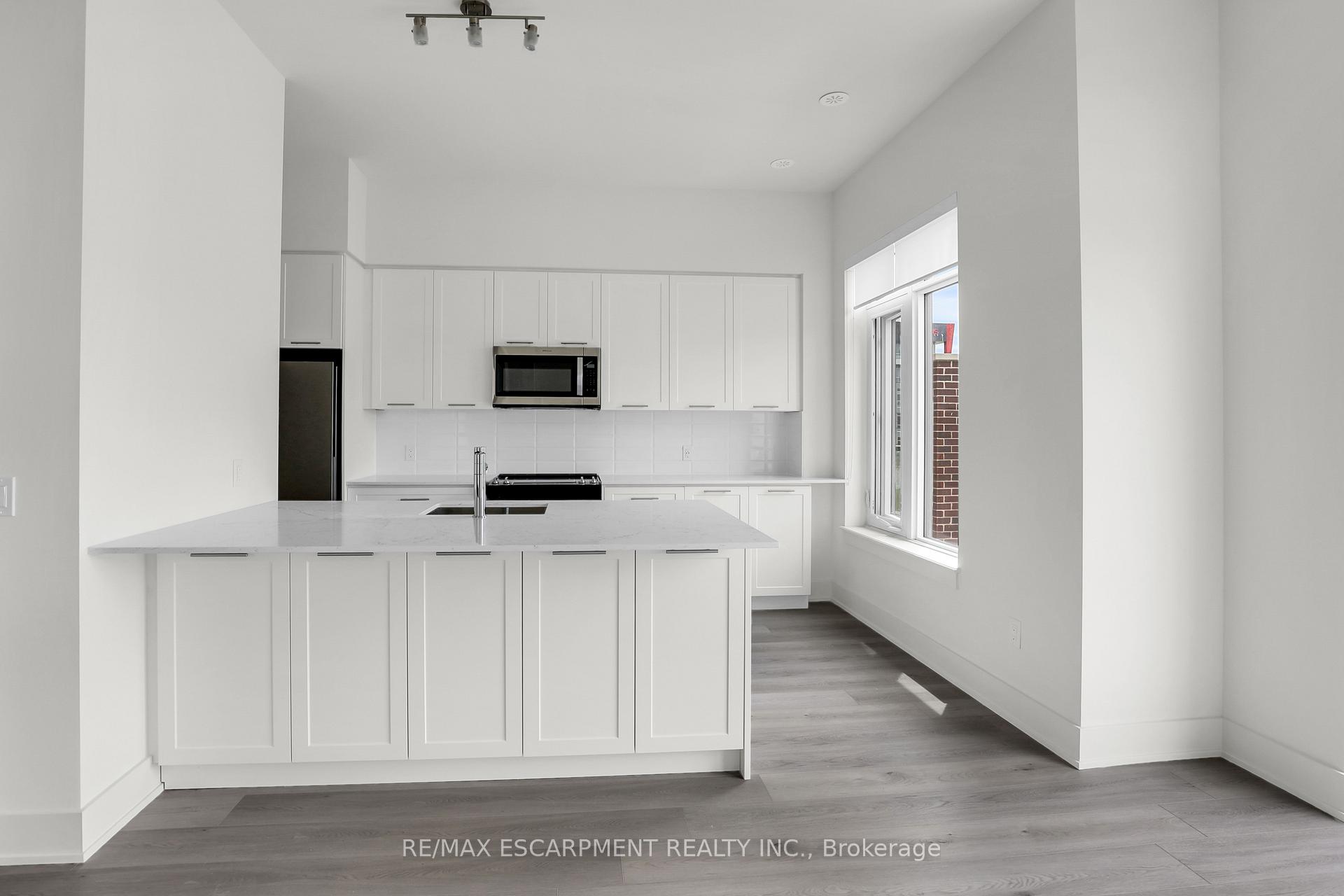 Photo 13 of 70 Windward Drive, Grimsby, Grimsby Beach — HOMEH