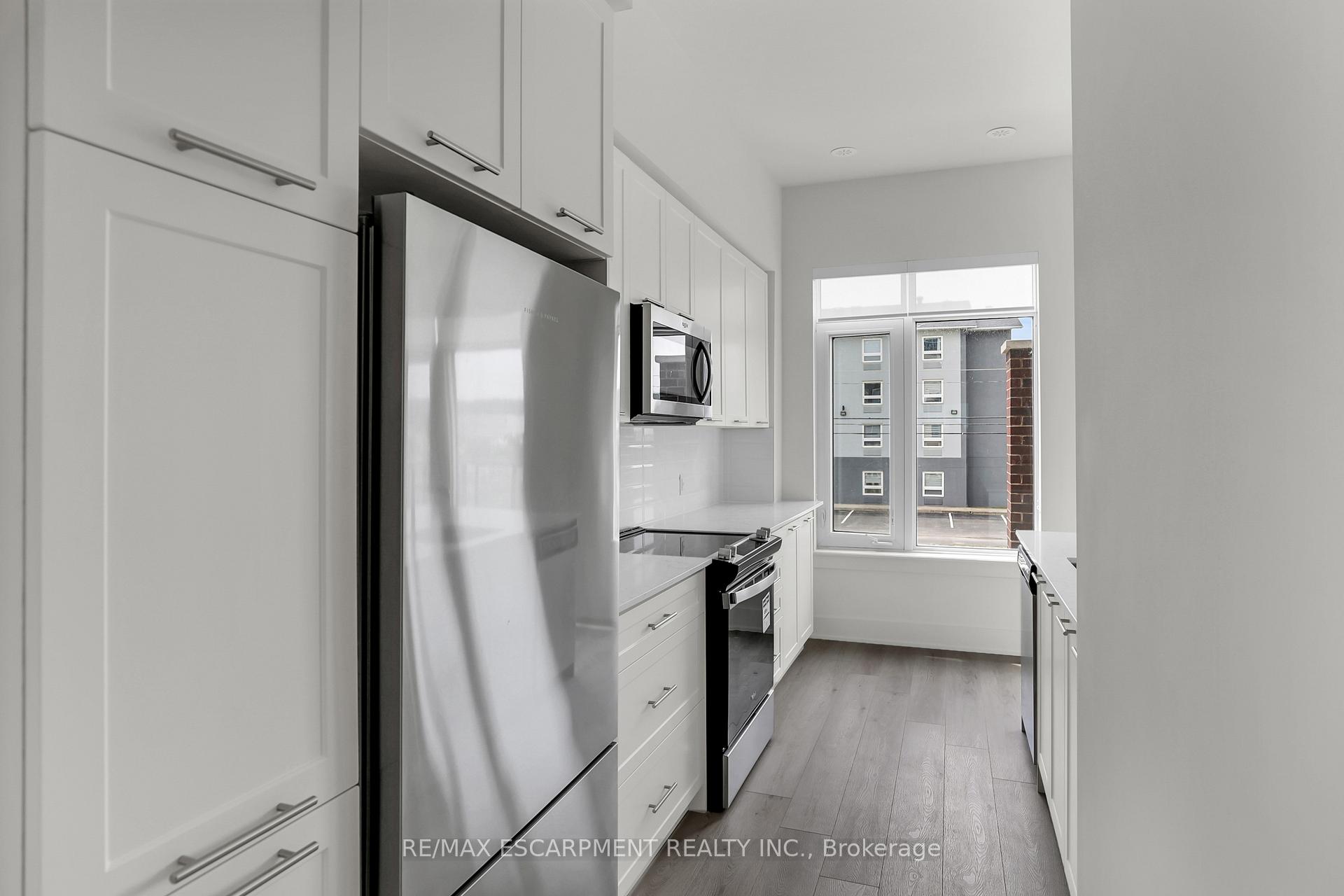 Photo 14 of 70 Windward Drive, Grimsby, Grimsby Beach — HOMEH