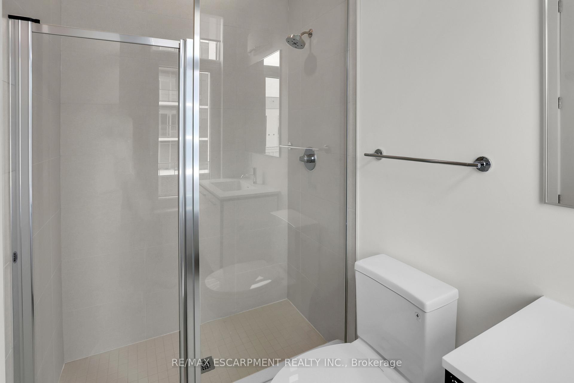 Photo 18 of 70 Windward Drive, Grimsby, Grimsby Beach — HOMEH