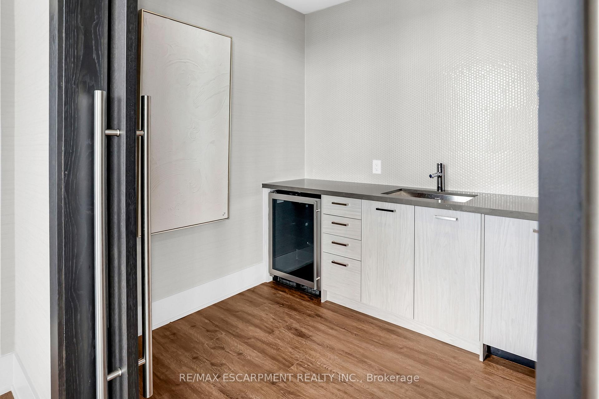 Photo 43 of 70 Windward Drive, Grimsby, Grimsby Beach — HOMEH
