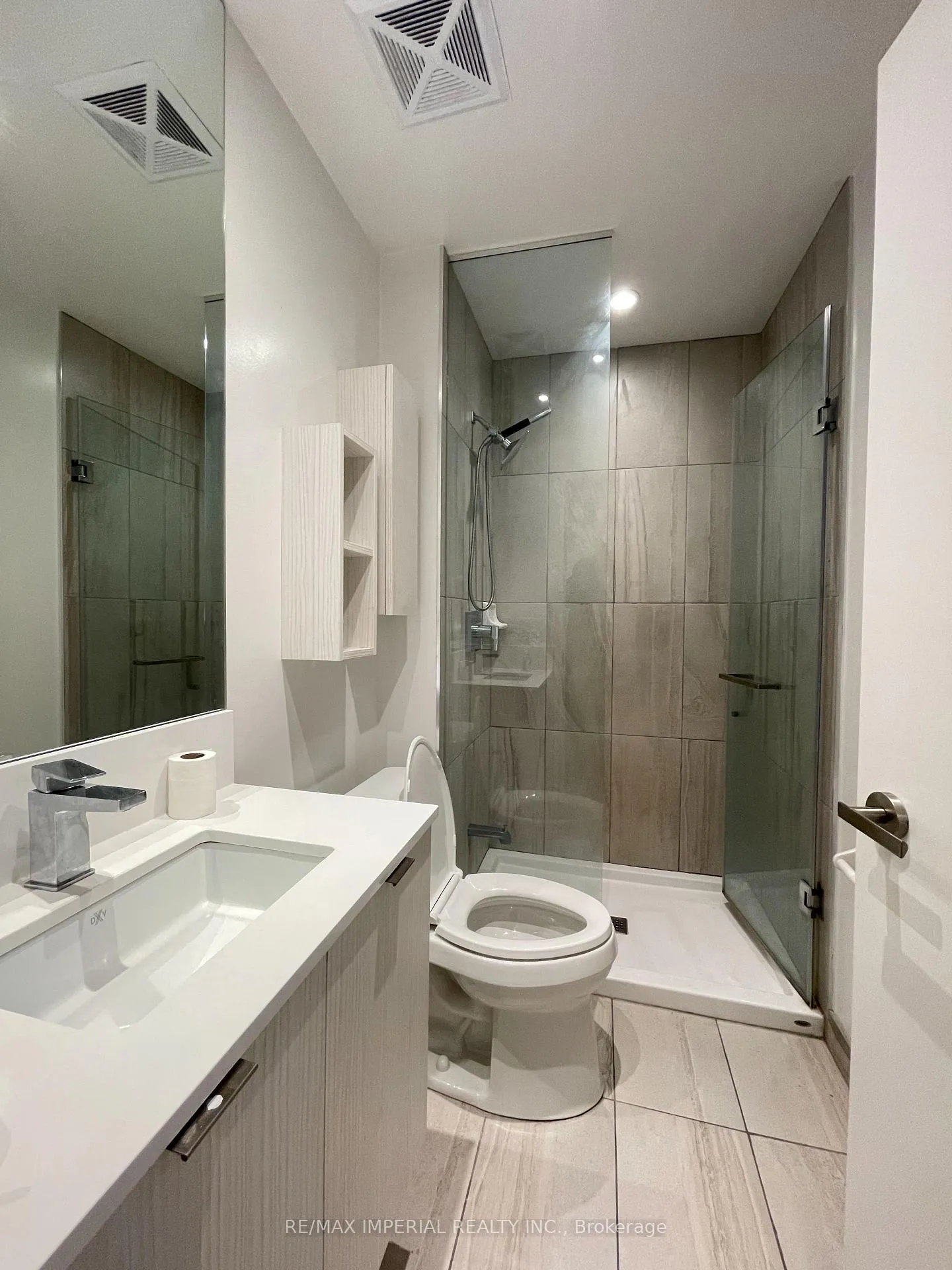 Photo 5 of Unit 405, 195 Redpath Avenue, Toronto, Mount Pleasant West — HOMEH