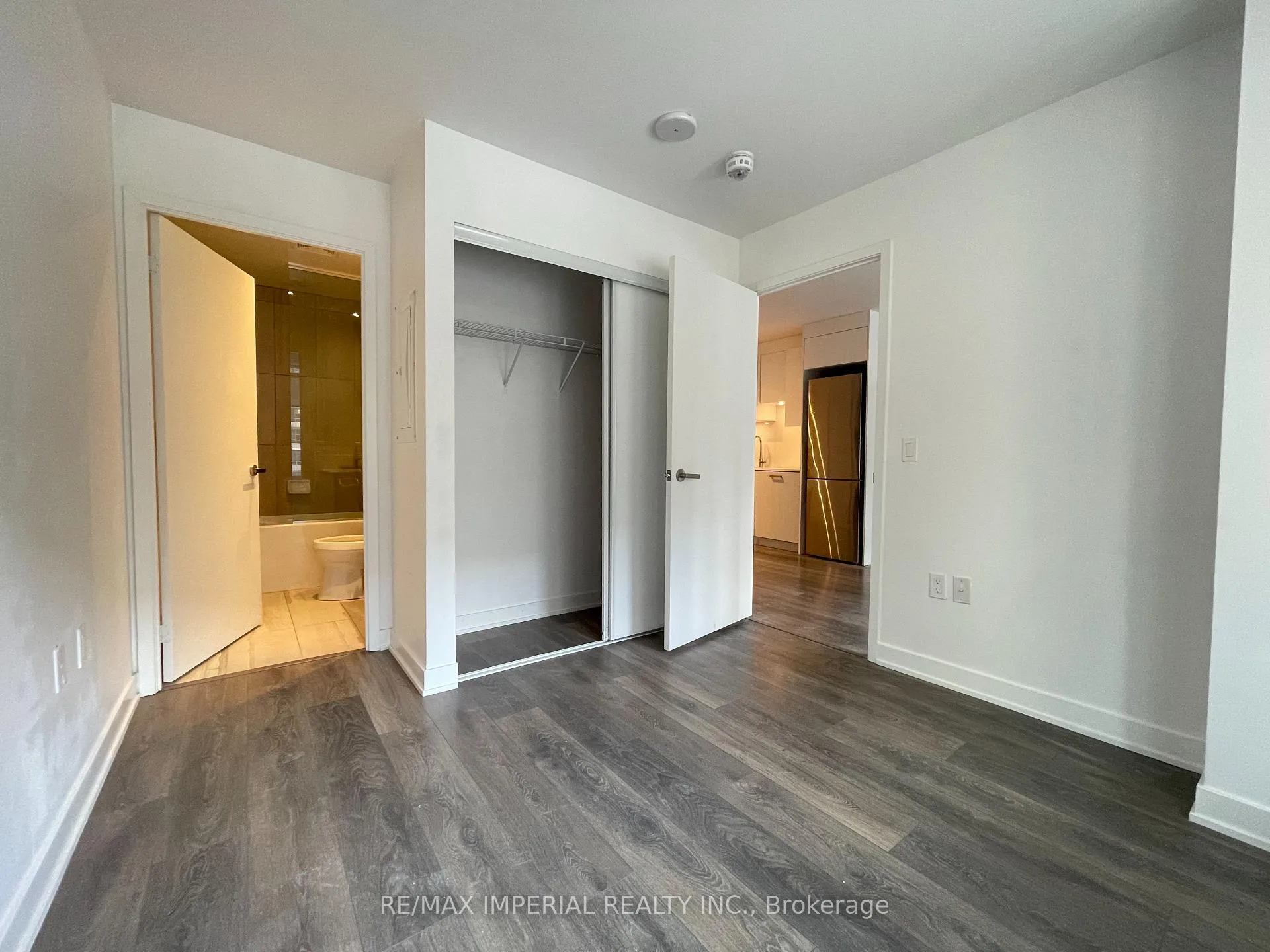 Photo 11 of Unit 405, 195 Redpath Avenue, Toronto, Mount Pleasant West — HOMEH