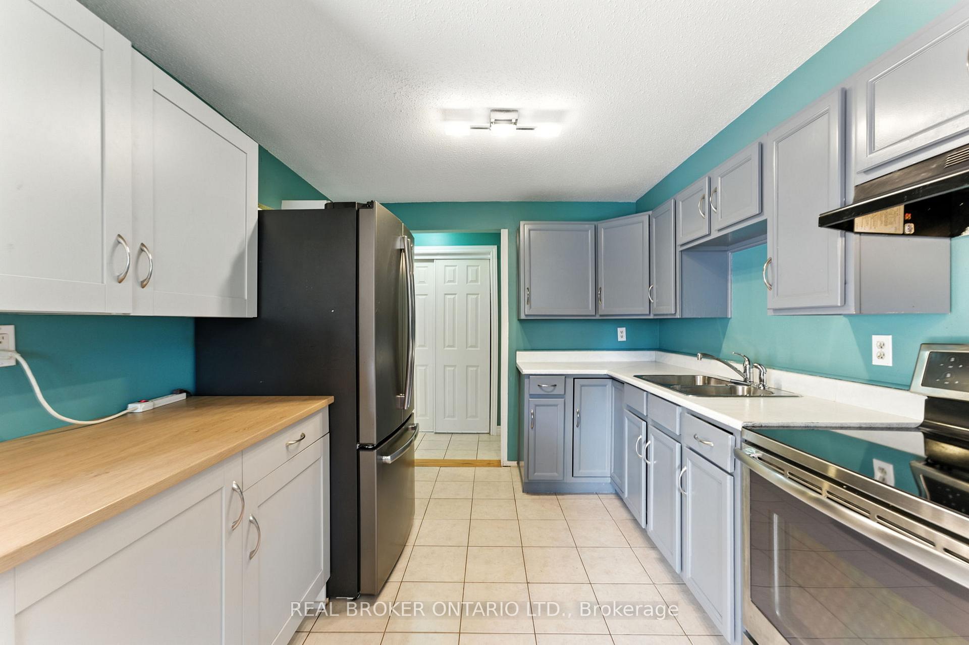 Photo 14 of 344 Garden Glen Private, Ottawa, Meadowlands/Crestview — HOMEH