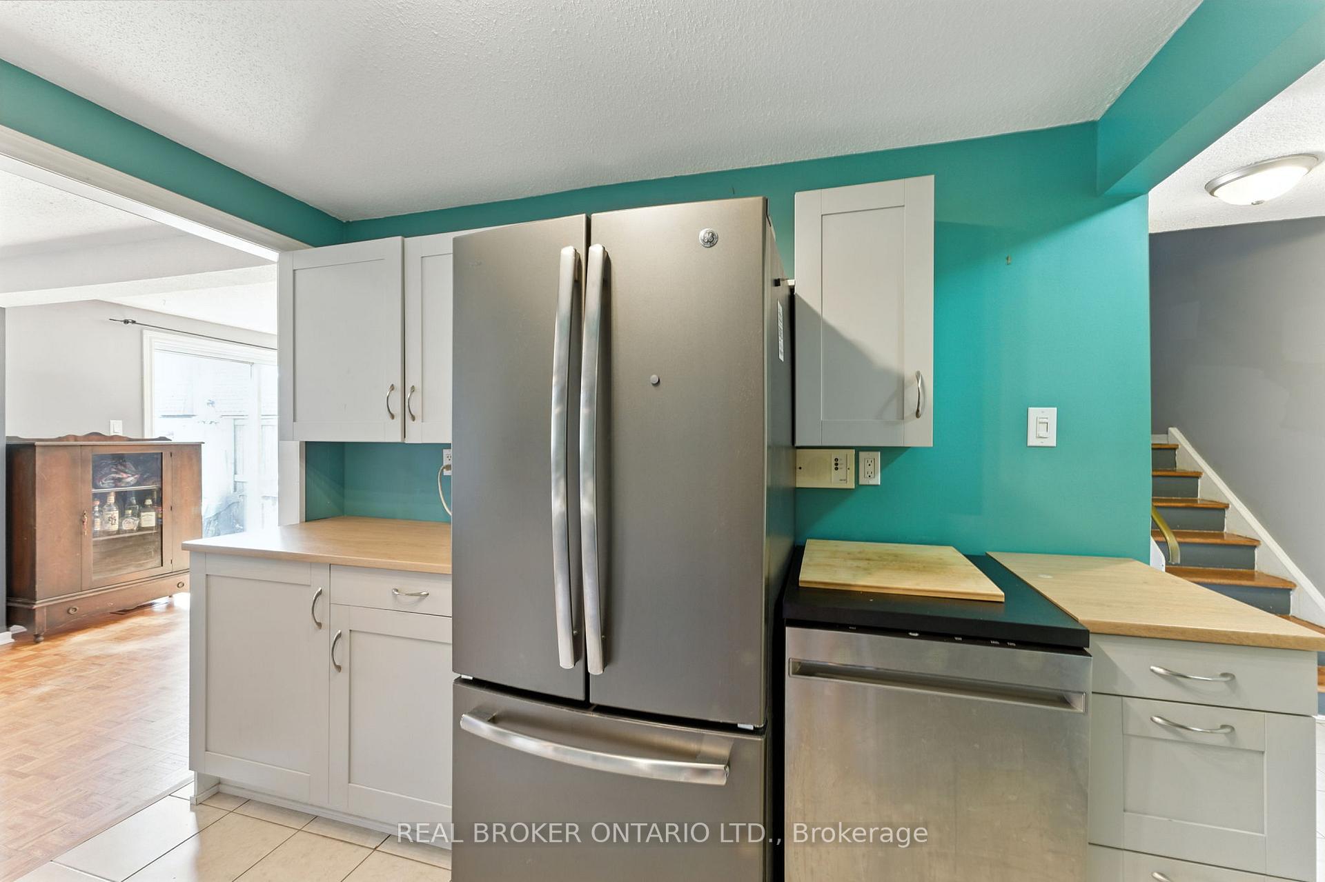 Photo 17 of 344 Garden Glen Private, Ottawa, Meadowlands/Crestview — HOMEH