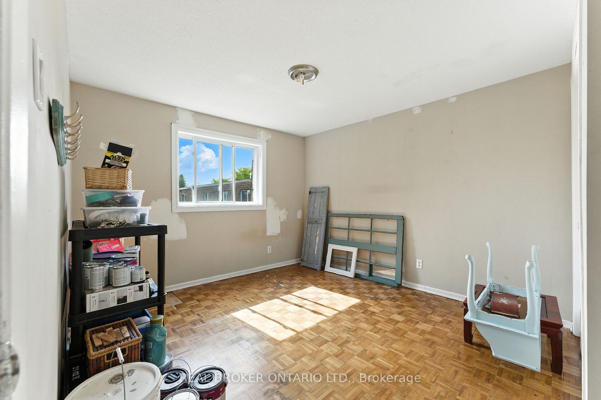 Photo 24 of 344 Garden Glen Private, Ottawa, Meadowlands/Crestview — HOMEH