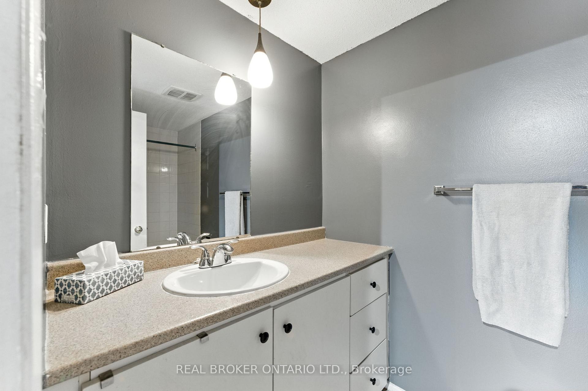Photo 25 of 344 Garden Glen Private, Ottawa, Meadowlands/Crestview — HOMEH