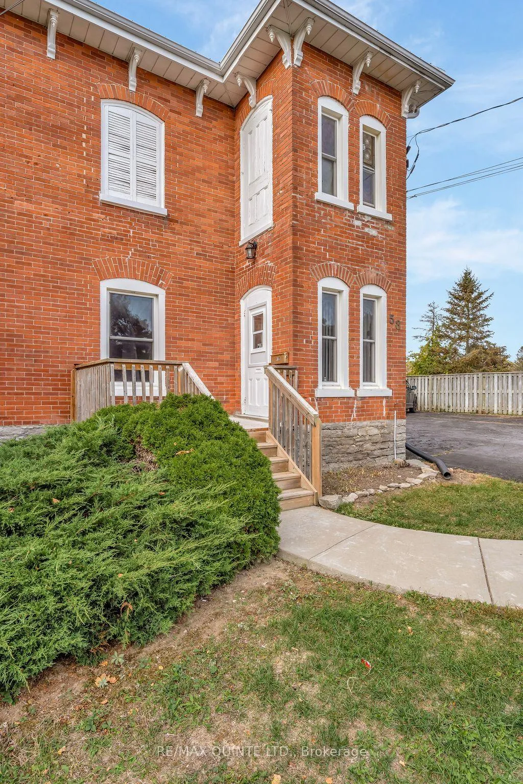 Photo 3 of 58 Avondale Road, Belleville, Belleville Ward — HOMEH