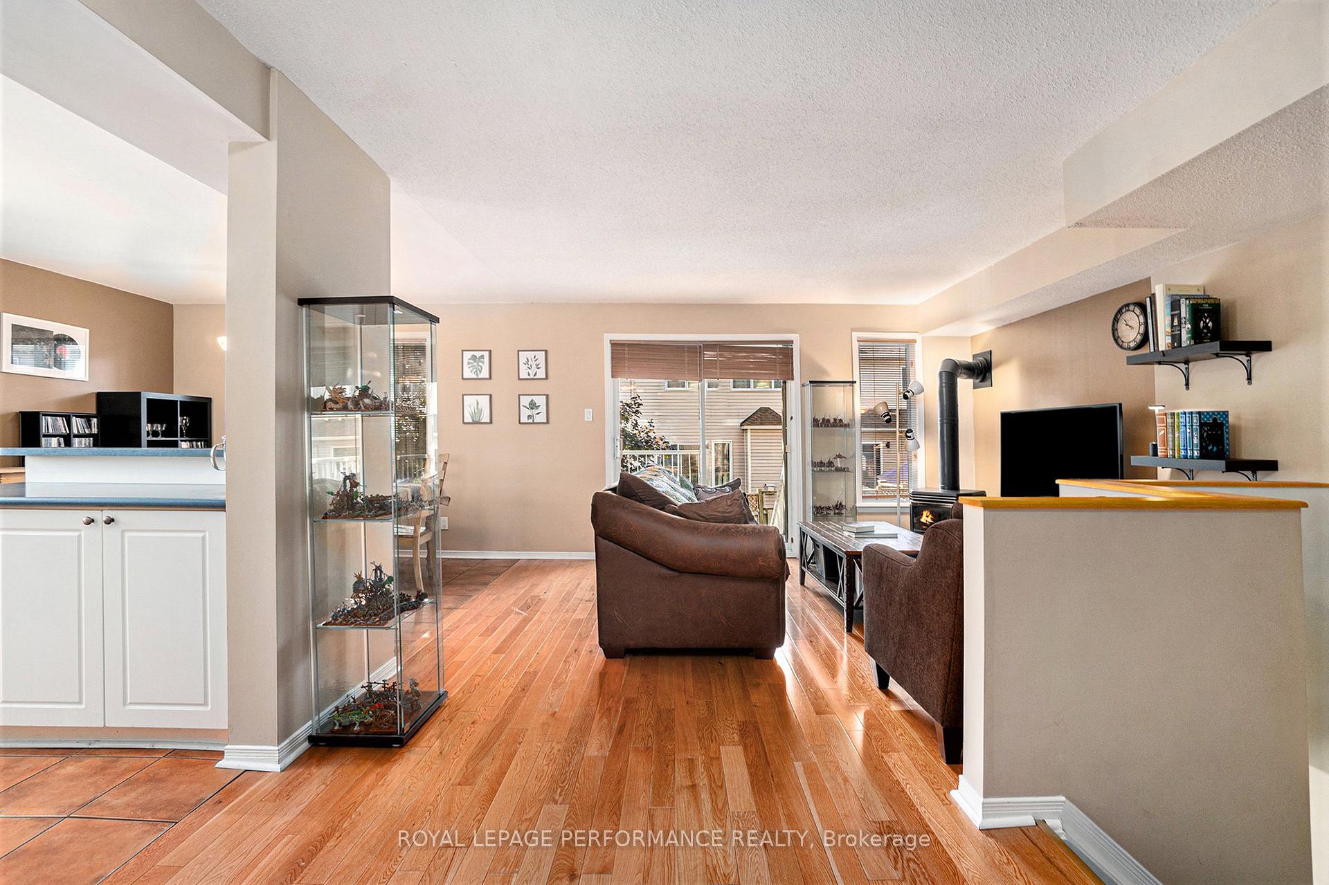 Photo 5 of 4492 Harper Avenue, Ottawa, Carson Grove — HOMEH