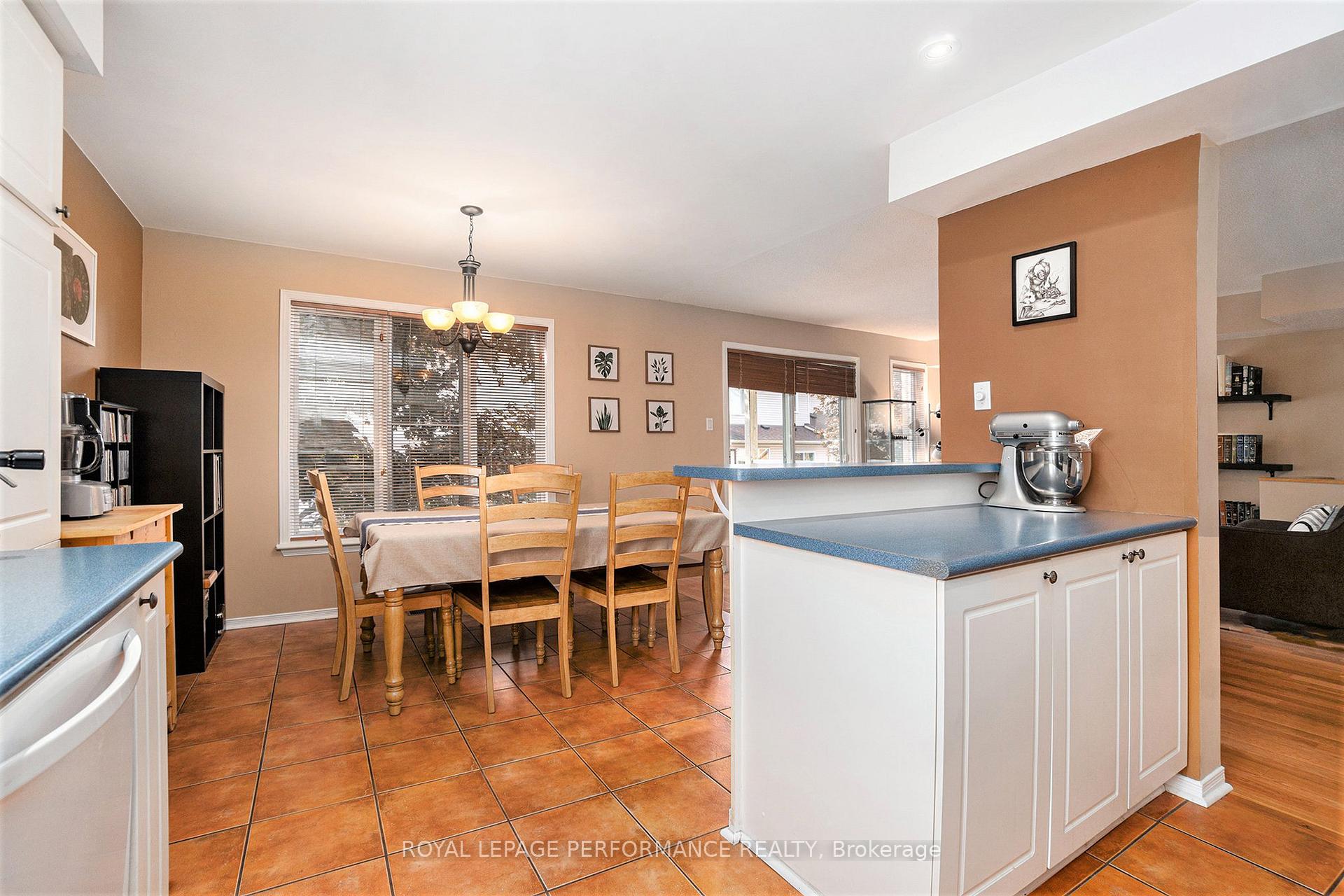 Photo 11 of 4492 Harper Avenue, Ottawa, Carson Grove — HOMEH