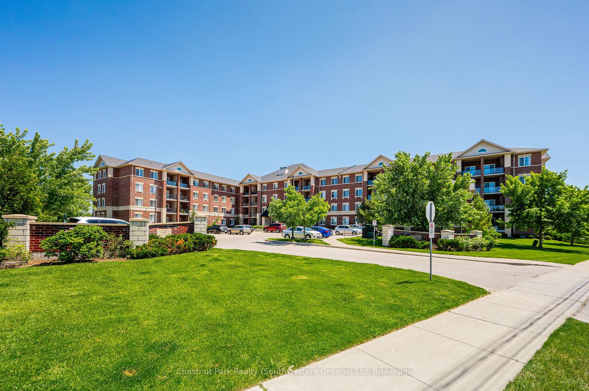 Photo 1 of Unit 423, 1440 Gordon Street, Guelph, Pineridge/Westminster Woods — HOMEH