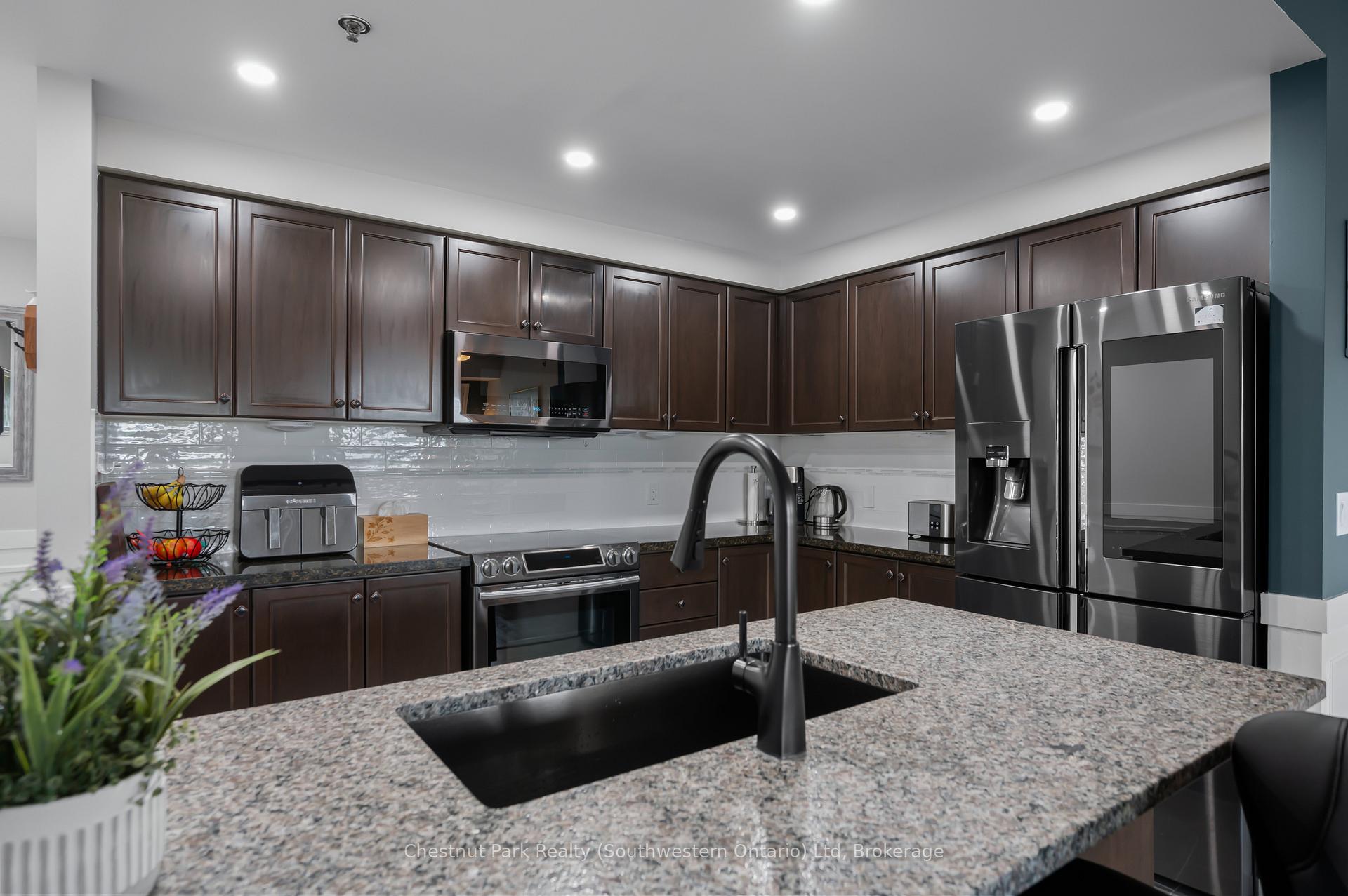 Photo 4 of Unit 423, 1440 Gordon Street, Guelph, Pineridge/Westminster Woods — HOMEH