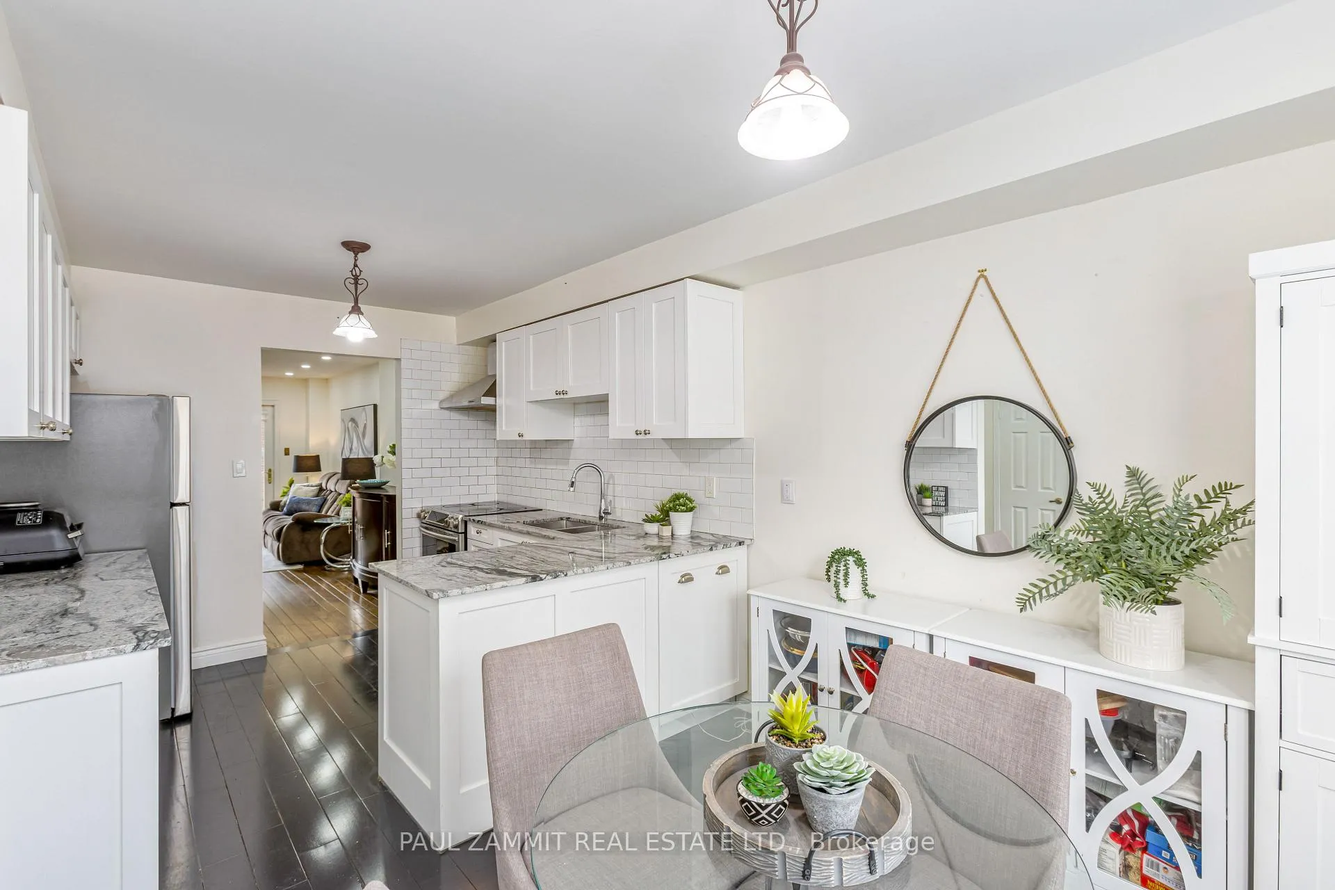 Photo 3 of 119 Confederation Way, Markham, Thornhill — HOMEH
