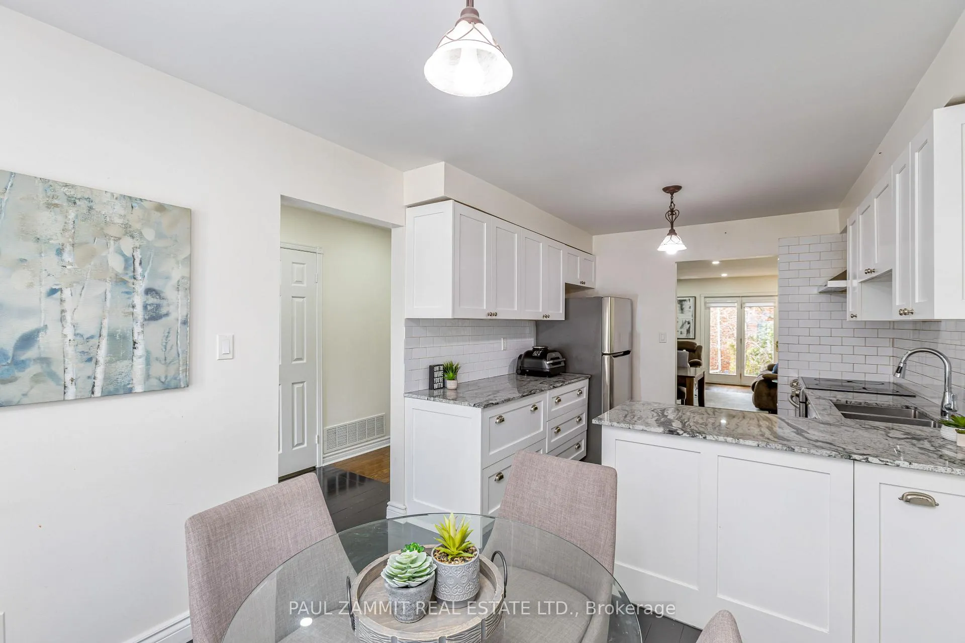 Photo 6 of 119 Confederation Way, Markham, Thornhill — HOMEH