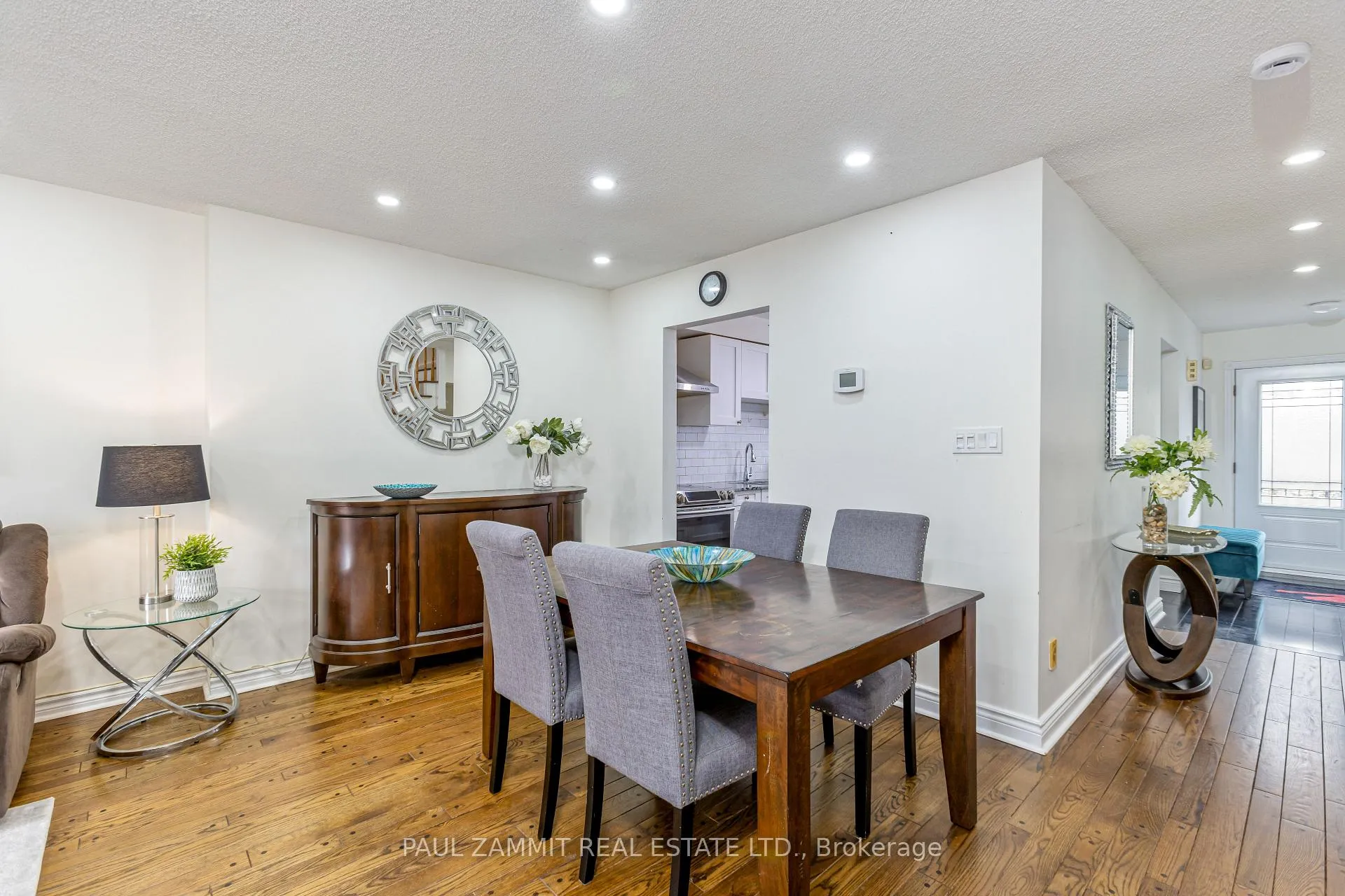 Photo 10 of 119 Confederation Way, Markham, Thornhill — HOMEH