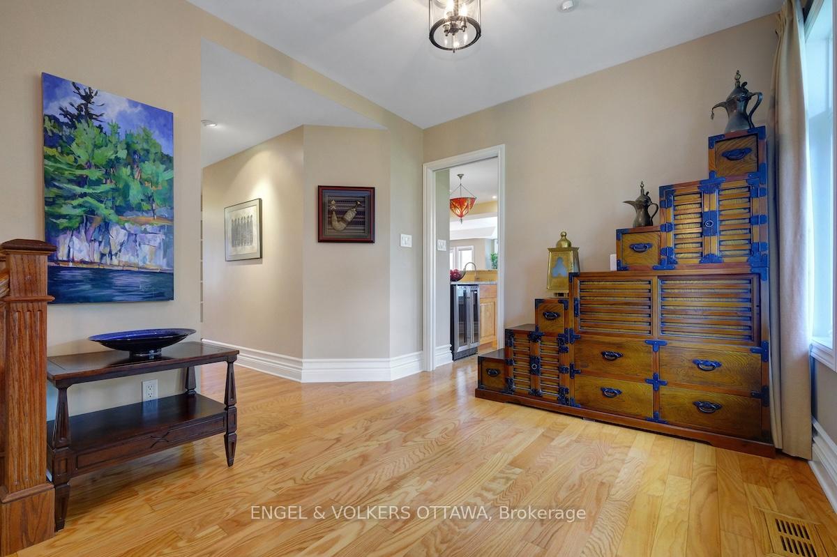 Photo 6 of 27 Bittern Court, Ottawa, Rockcliffe — HOMEH