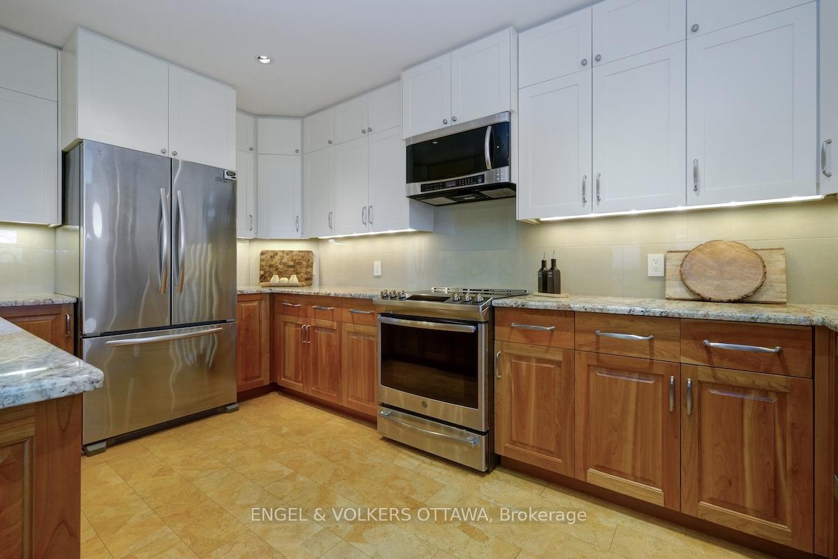 Photo 18 of 27 Bittern Court, Ottawa, Rockcliffe — HOMEH