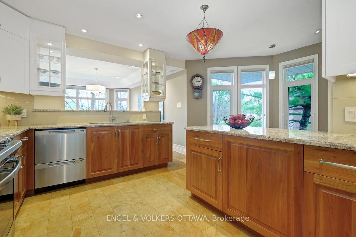 Photo 19 of 27 Bittern Court, Ottawa, Rockcliffe — HOMEH