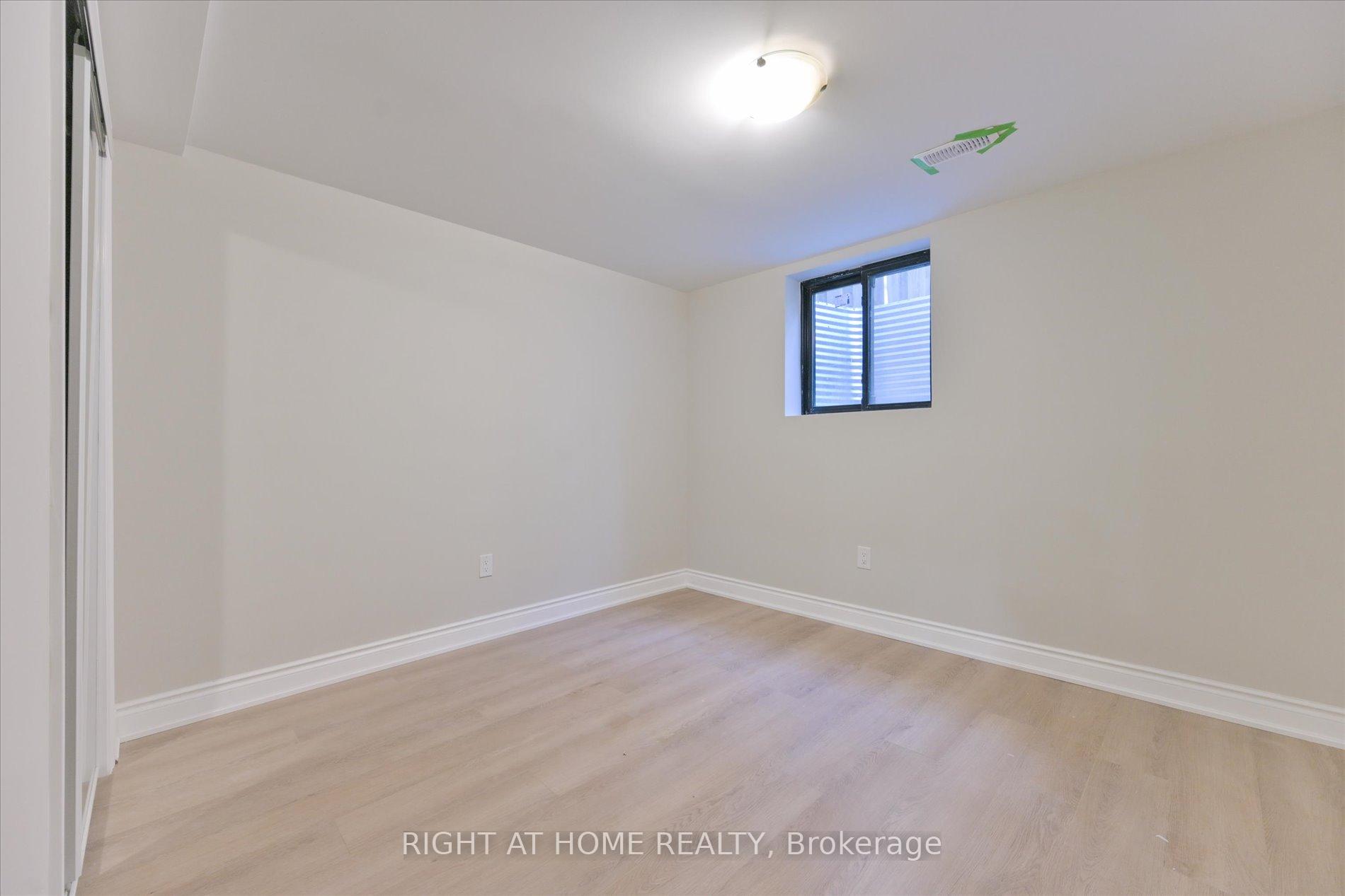 Photo 9 of 15 Haskell Crescent, Aurora, Aurora Highlands — HOMEH