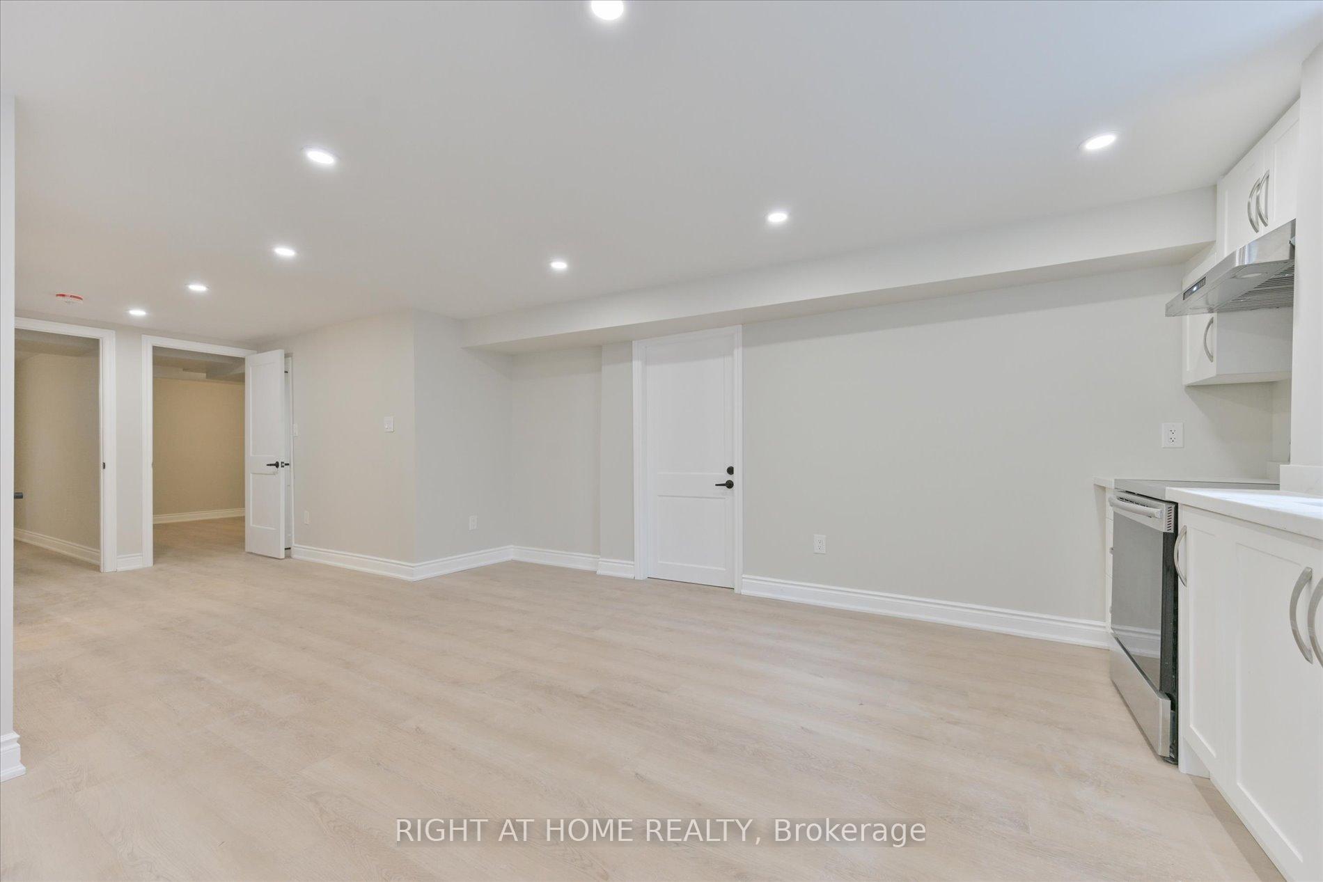 Photo 14 of 15 Haskell Crescent, Aurora, Aurora Highlands — HOMEH