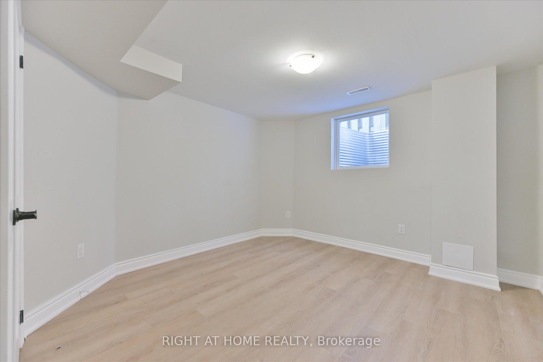Photo 15 of 15 Haskell Crescent, Aurora, Aurora Highlands — HOMEH