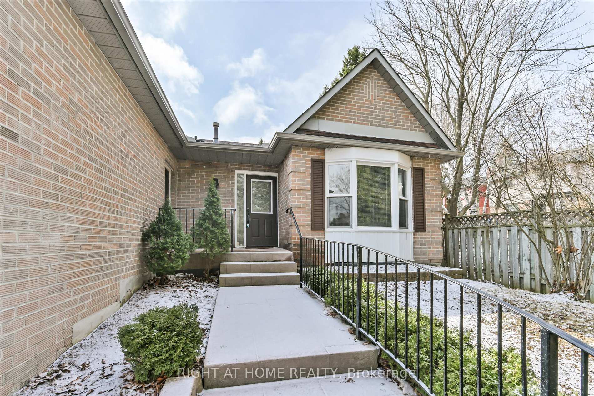 Photo 23 of 15 Haskell Crescent, Aurora, Aurora Highlands — HOMEH
