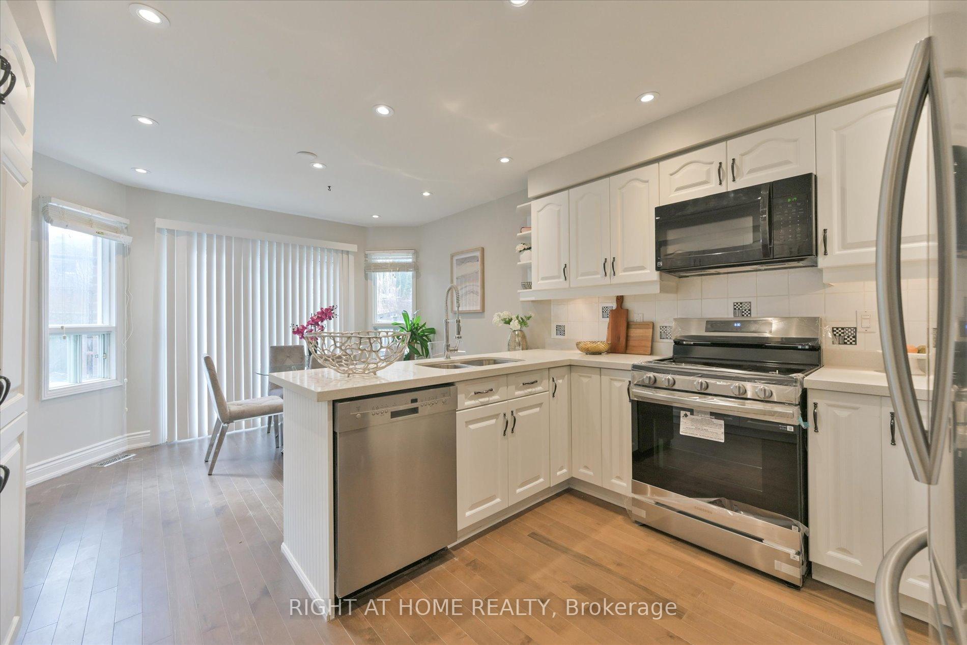 Photo 30 of 15 Haskell Crescent, Aurora, Aurora Highlands — HOMEH