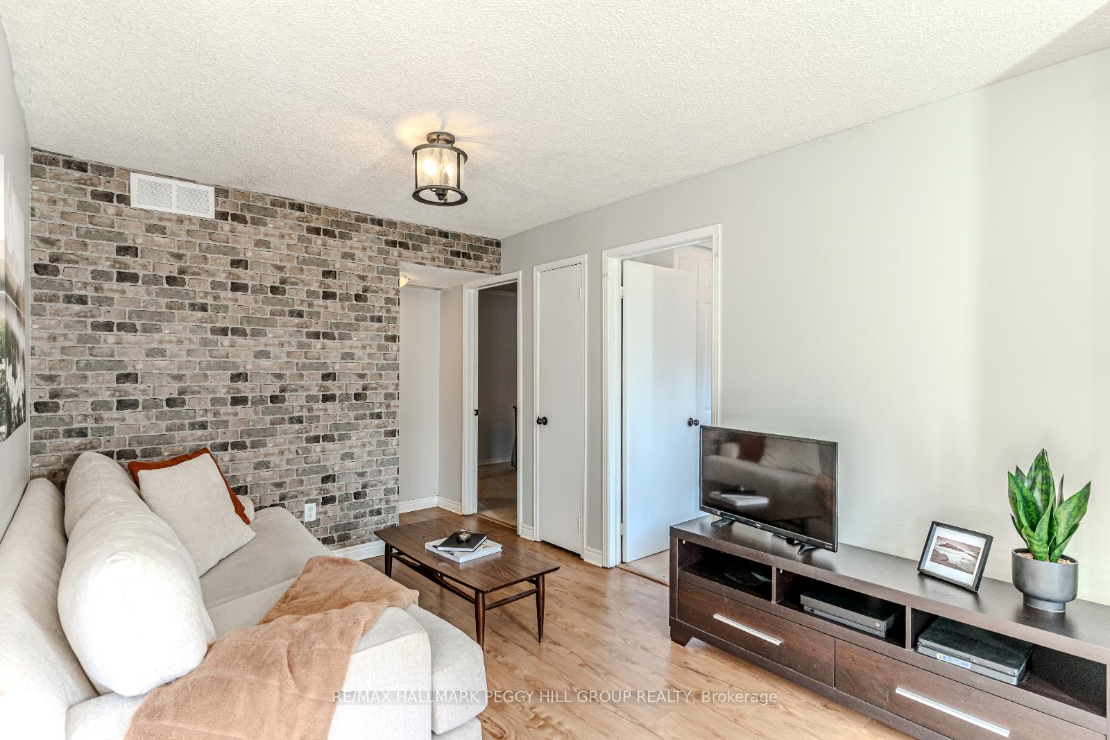 Photo 1 of Unit 15, 502 Essa Road, Barrie, Holly — HOMEH