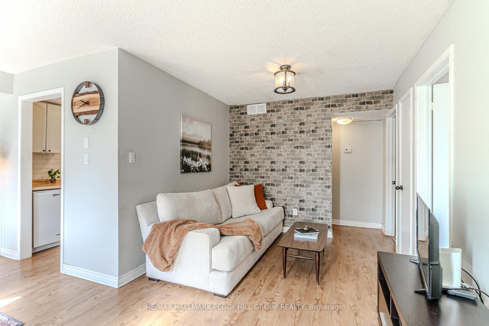 Photo 2 of Unit 15, 502 Essa Road, Barrie, Holly — HOMEH