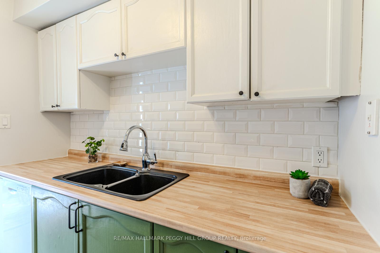 Photo 7 of Unit 15, 502 Essa Road, Barrie, Holly — HOMEH