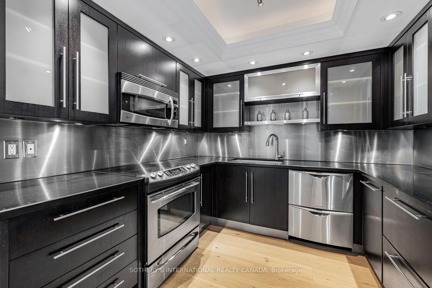 Photo 14 of Unit 609, 18 Lower Village Gate, Toronto, Forest Hill South — HOMEH