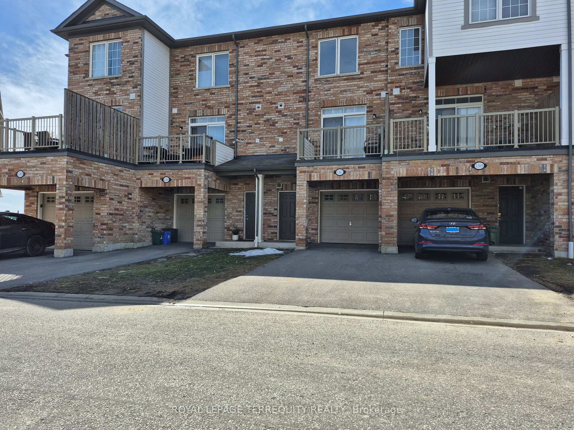 Photo 4 of 1367 Salem Road N, Ajax, Northeast Ajax — HOMEH