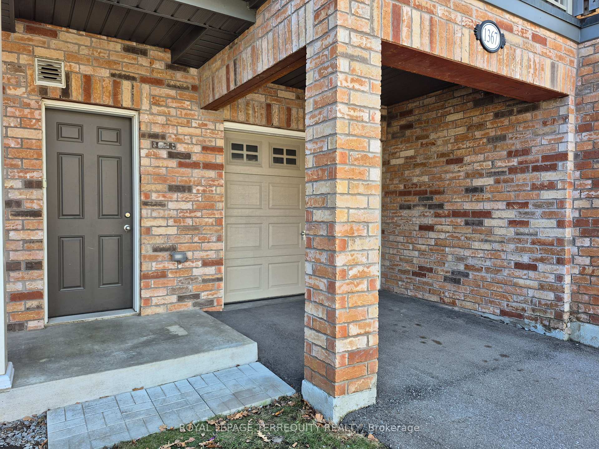 Photo 10 of 1367 Salem Road N, Ajax, Northeast Ajax — HOMEH