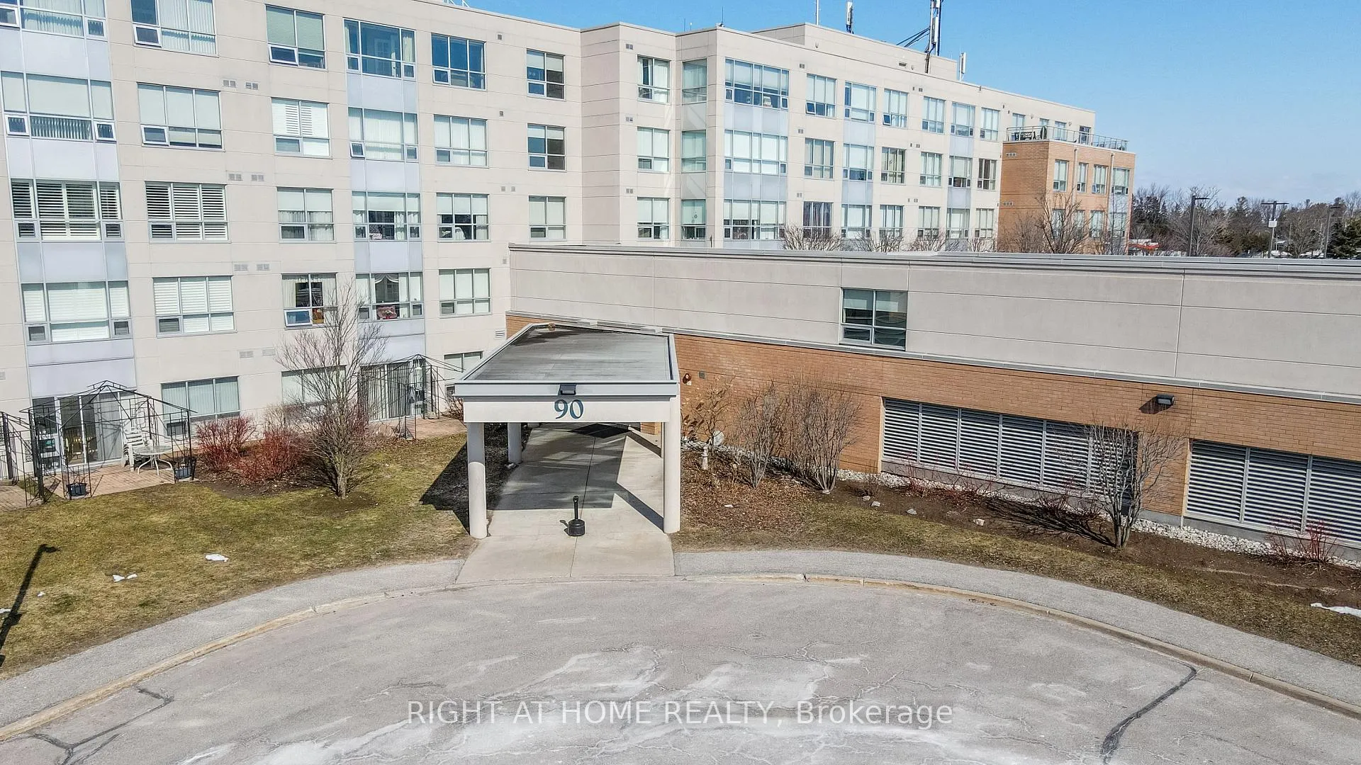 Front of Unit 106, 90 Dean Avenue
