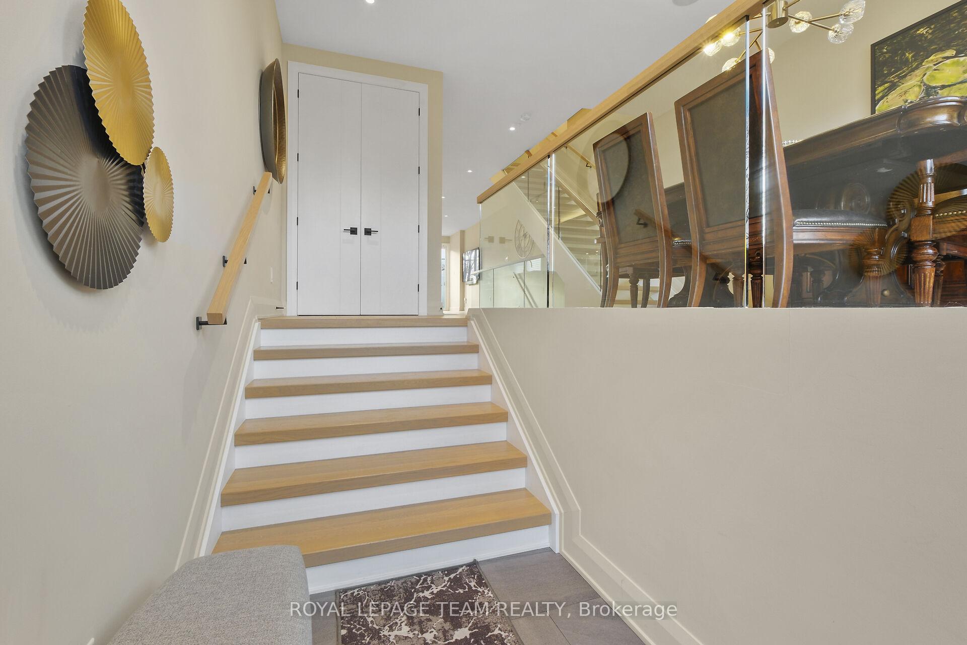 Photo 5 of 568 Edison Avenue, Ottawa, McKellar/Highland — HOMEH