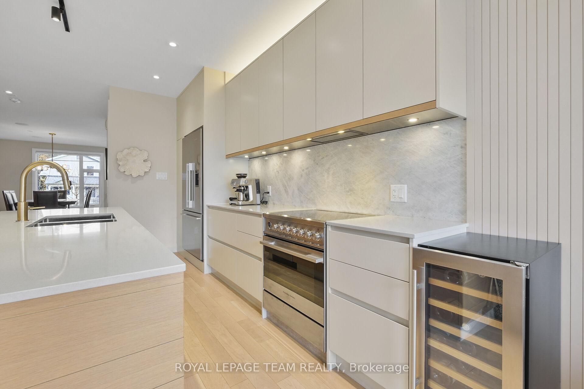 Photo 9 of 568 Edison Avenue, Ottawa, McKellar/Highland — HOMEH