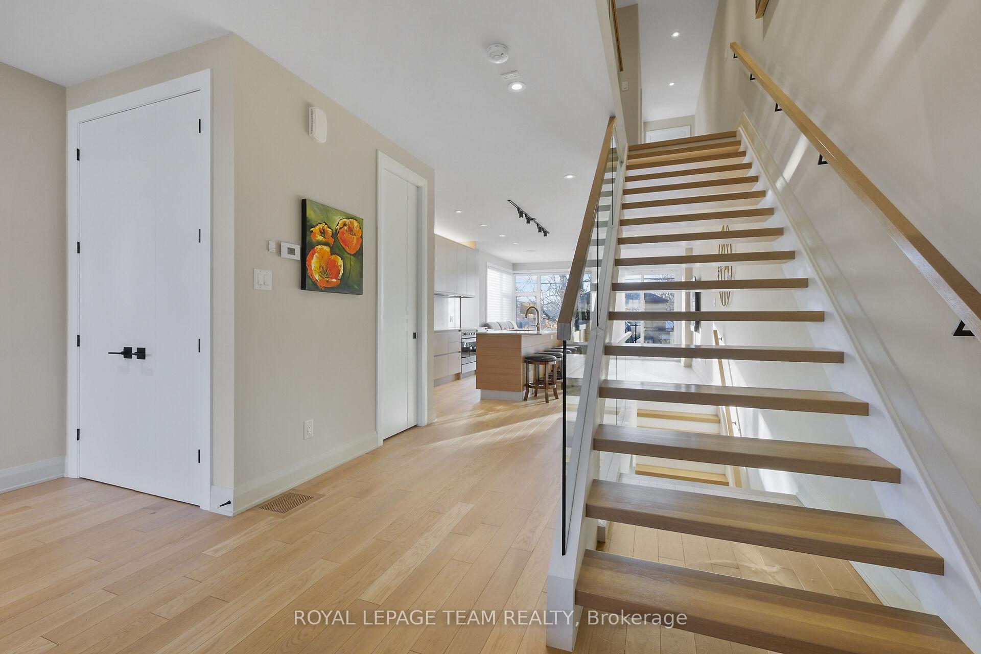 Photo 19 of 568 Edison Avenue, Ottawa, McKellar/Highland — HOMEH