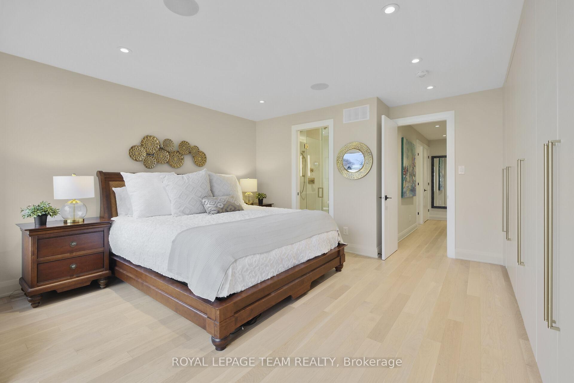 Photo 14 of 568 Edison Avenue, Ottawa, McKellar/Highland — HOMEH