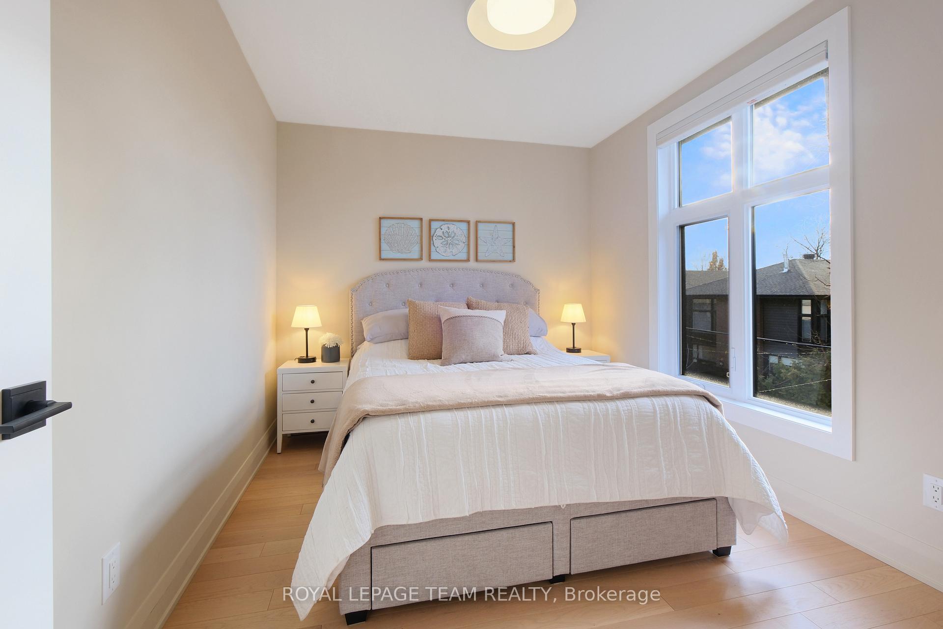 Photo 20 of 568 Edison Avenue, Ottawa, McKellar/Highland — HOMEH