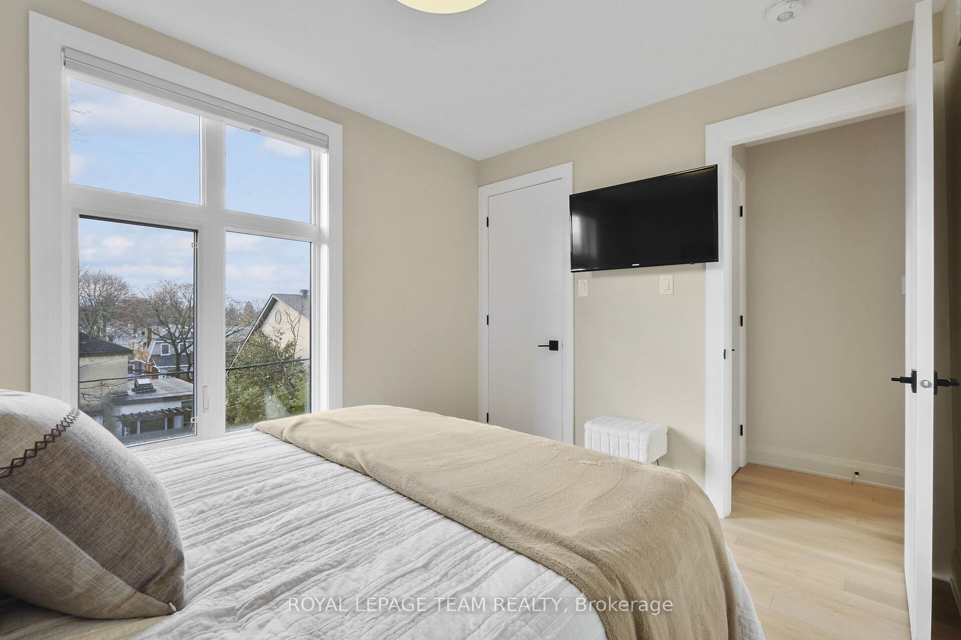 Photo 23 of 568 Edison Avenue, Ottawa, McKellar/Highland — HOMEH