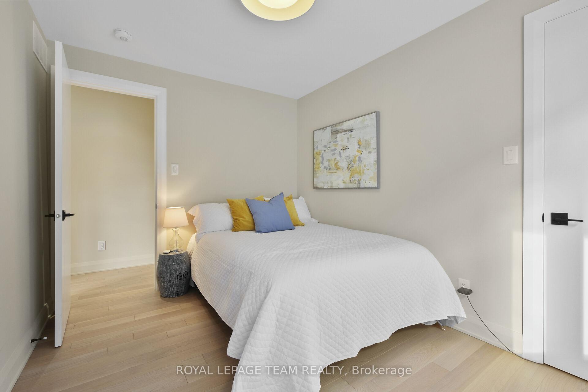 Photo 24 of 568 Edison Avenue, Ottawa, McKellar/Highland — HOMEH